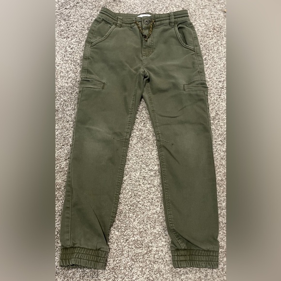 ❤️‍🔥LAST CHANCE PRICE❤️‍🔥 Zara Kids | Olive Green Cargo Jogger Pants - Picture 2 of 7